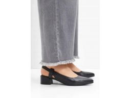 B.P.C skórzane czółenka na klocku czarne z odkrytą piętą 36.