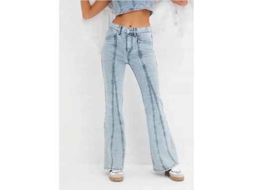 B.P.C jeansy bootcut jasnoniebieskie przecierane z przeszyciami 40.