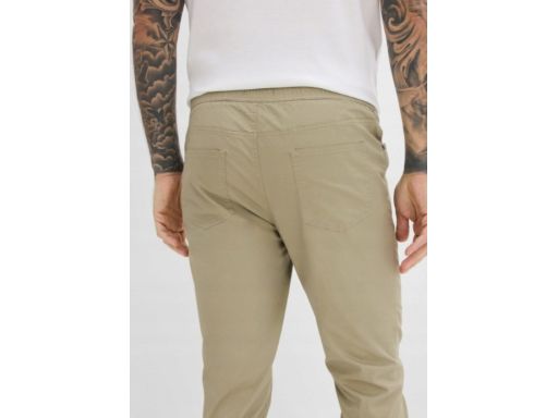 B.P.C męskie spodnie ze stretchem regular fit 60.