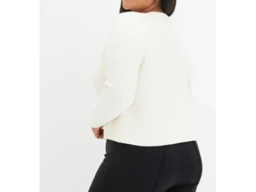 B.P.C sweter ecru zapinany na ozdobne guziki 40/42.
