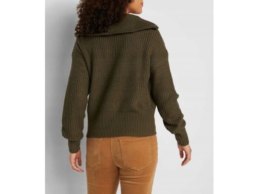B.P.C sweter oliwkowy ze stójką i z zamkiem 48/50.