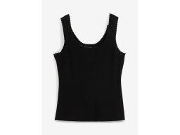 B.P.C top dzianinowy czarny z ozdobionym dekoltem r.40/42