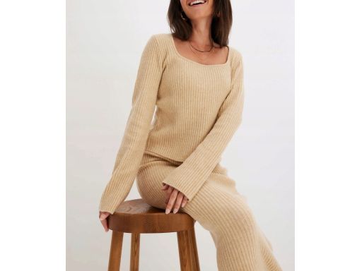 B.P.C sweter beżowy dekolt karo prążkowany r.40/42