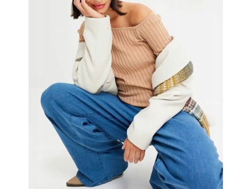 B.P.C sweter dzianinowy prążkowany beżowy na jedno ramię r.44/46