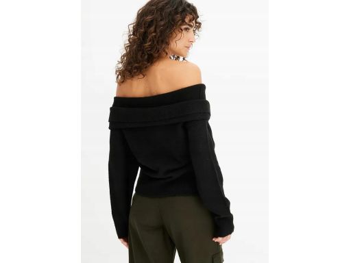 B.P.C sweter czarny z dekoltem carmen 40/42.